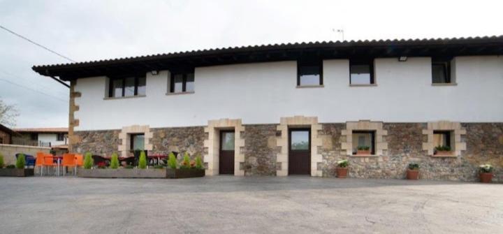 Apartamentos Hondarmendi Gernika Exterior foto